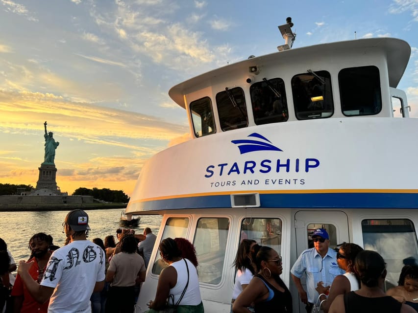 NYC: Starship Landmark 90 Minute Sightseeing Cruise - A 90-minute cruise that fits real NYC plans