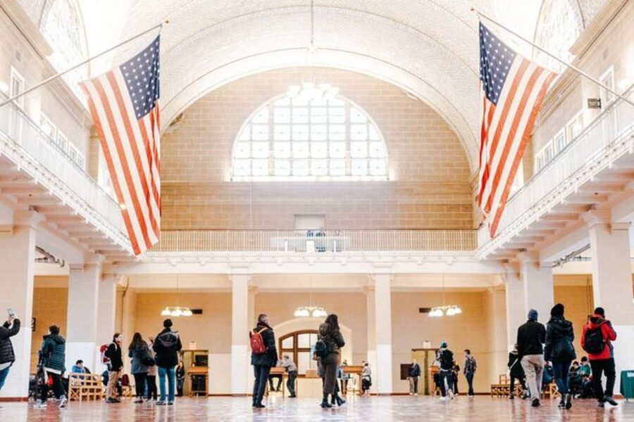 NYC: Statue of Liberty and Ellis Island Tour with Ferry - How the audio guide changes your Ellis Island visit