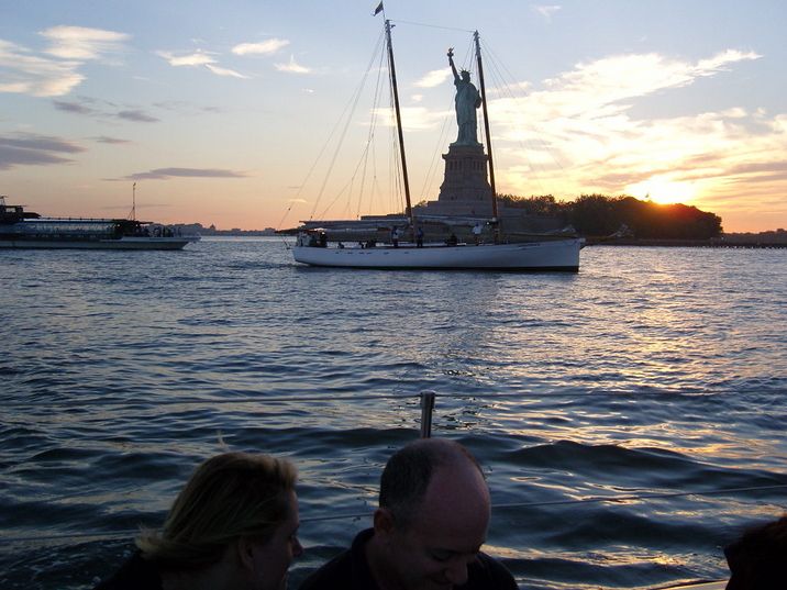 NYC: Sunset Sail Aboard Schooner Adirondack - On board: the crew, the drink, and why people keep praising this sail