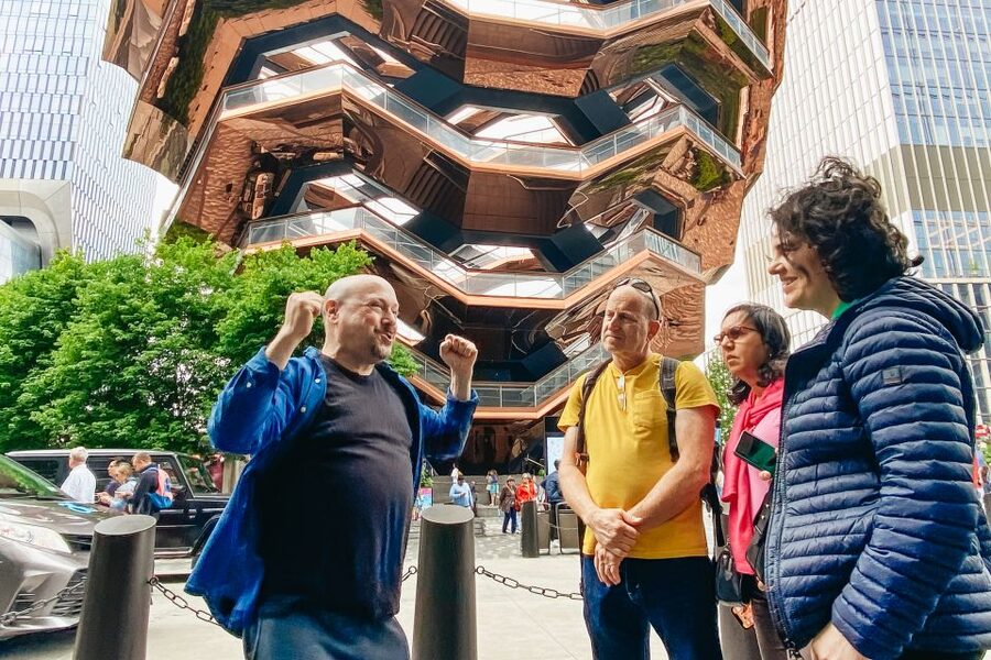 NYC: Walking Tour with Local Guide and 30+ Top NYC Sights - What to bring so the day feels easy