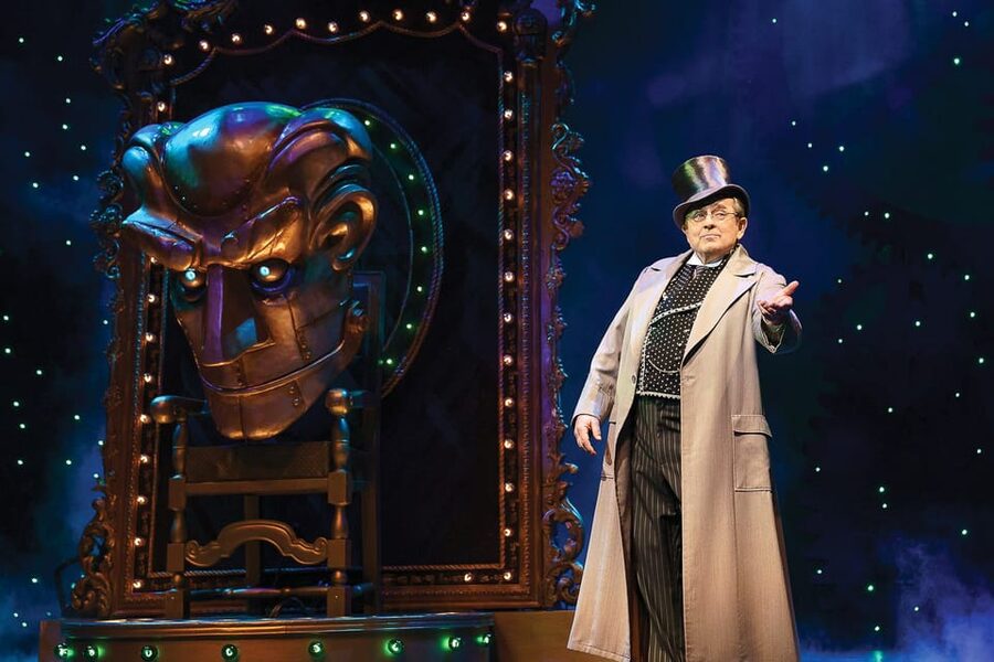 NYC: Wicked The Musical on Broadway - How the Intermission Fits Into Your Night