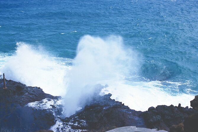 Oahu Deluxe Grand Circle Island Tour - Nu’uanu Pali: The View That Explains a Lot