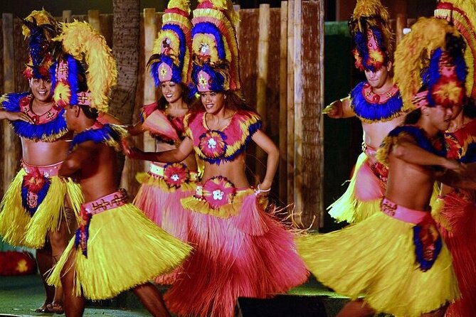 Oahu: Germaine's Luau - What happens at Germaine’s Luau before the show