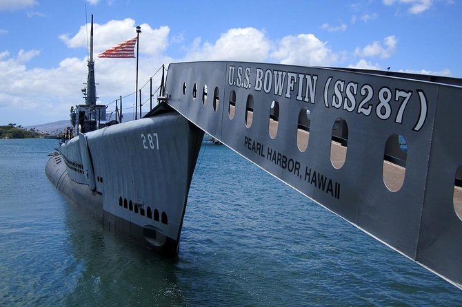 Oahu: Pearl Harbor USS Arizona Memorial & Battleship Missouri - USS Missouri, the Mighty Mo experience: surrender history and the everyday mechanics of warships