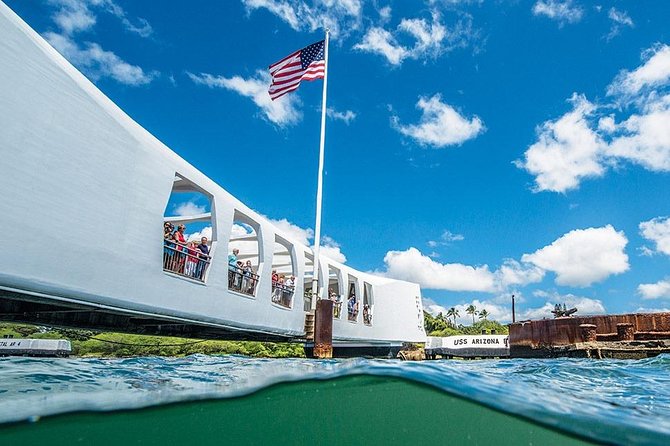 Oahu: Pearl Harbor USS Arizona Memorial & Battleship Missouri - Punchbowl Crater: the memorial stop that gives your day emotional balance