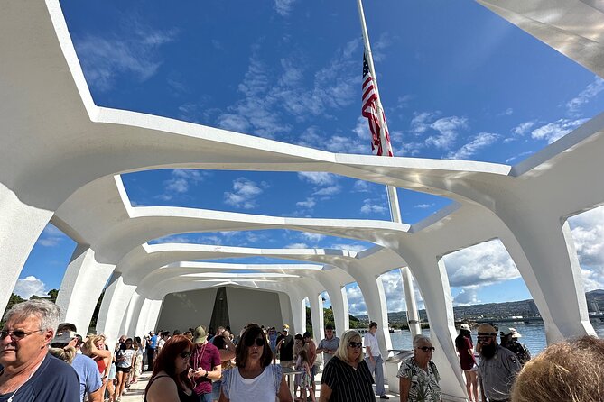 Oahu: Pearl Harbor USS Arizona Memorial Small Group Tour - The morning drive: historian context before you arrive
