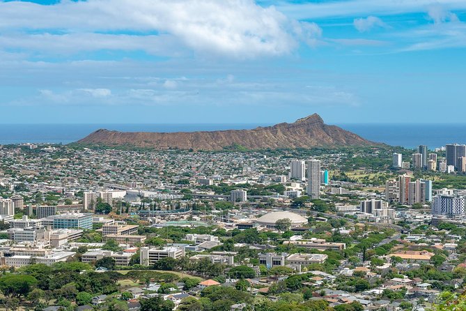 Oahu: Pearl Harbor USS Arizona Memorial Small Group Tour - Punchbowl National Memorial Cemetery: the crater views and the pause it creates