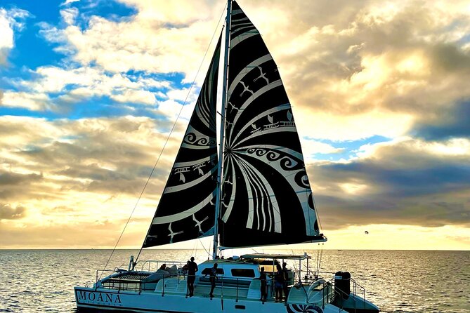 Oahu's Waikiki Coast: Moana’s Sunset Cocktail Sail - What you’ll see: dolphins, humpbacks (seasonal), and the Diamond Head silhouette