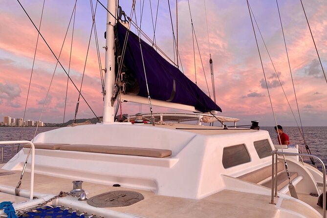 Oahu's Waikiki Coast: Moana’s Sunset Cocktail Sail - The 2-hour route: Waikiki to Diamond Head and back