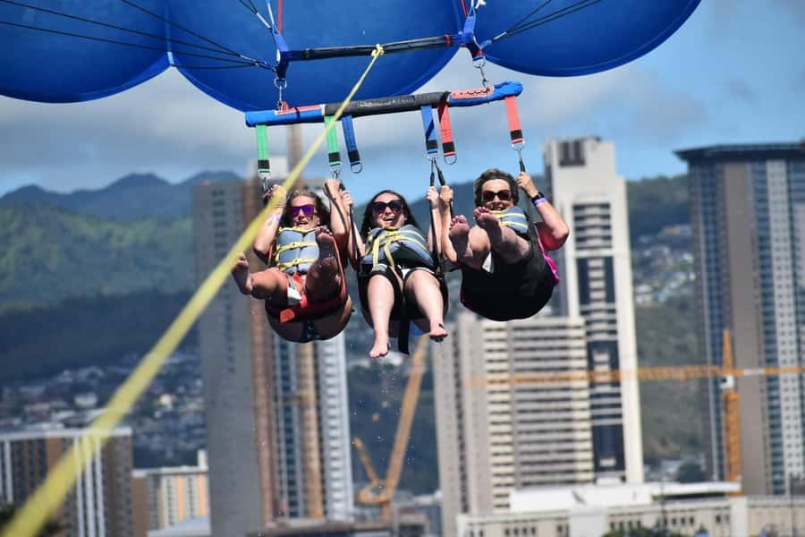 Oahu: Waikiki Parasailing - The Short Boat Trip Out: Wind, Water, and Wildlife Odds