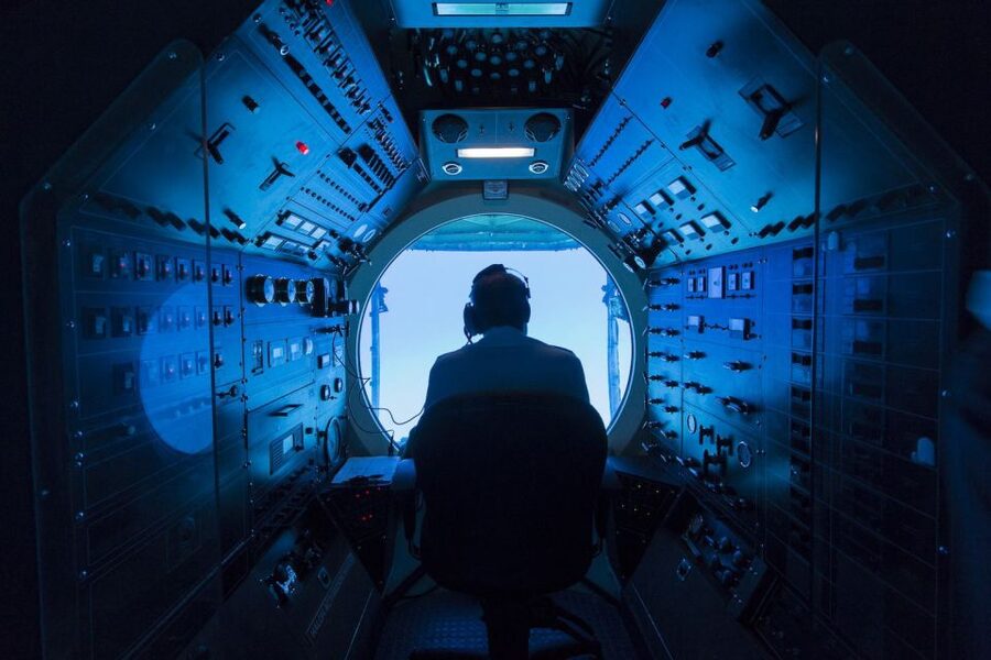 Oahu: Waikiki Submarine Tour - The guide and the audio setup: what you get besides the view