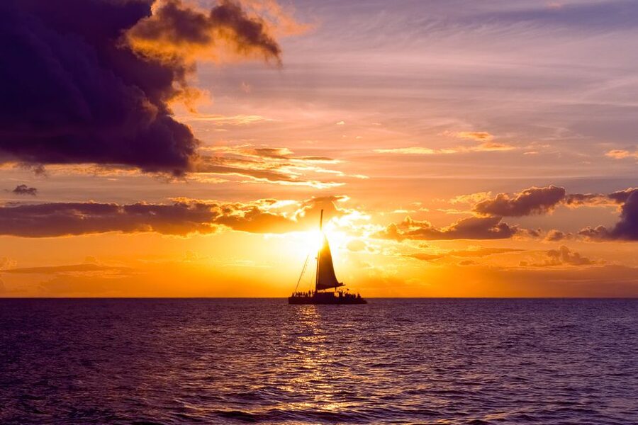 Oahu: Waikiki Sunset Catamaran Cocktail Cruise - Crew and Captain Energy, From Friendly Service to Safe Comfort