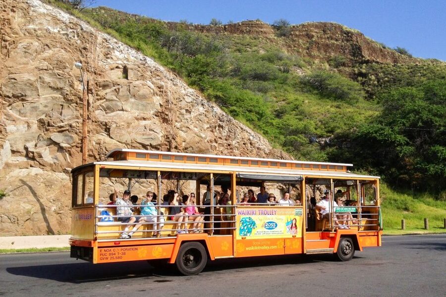Oahu: Waikiki Trolley Hop-on Hop-off All-Line Pass - Pink Line Shopping Shuttle to Ala Moana Center