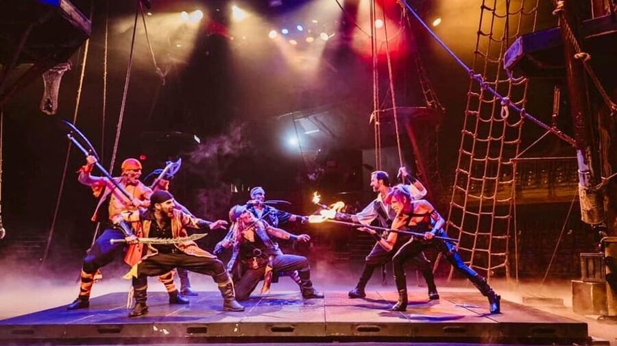 Orlando: Pirates Adventure Dinner Show with Drinks - Dinner on a Ship: The 3-Course Meal and Non-Alcoholic Drinks