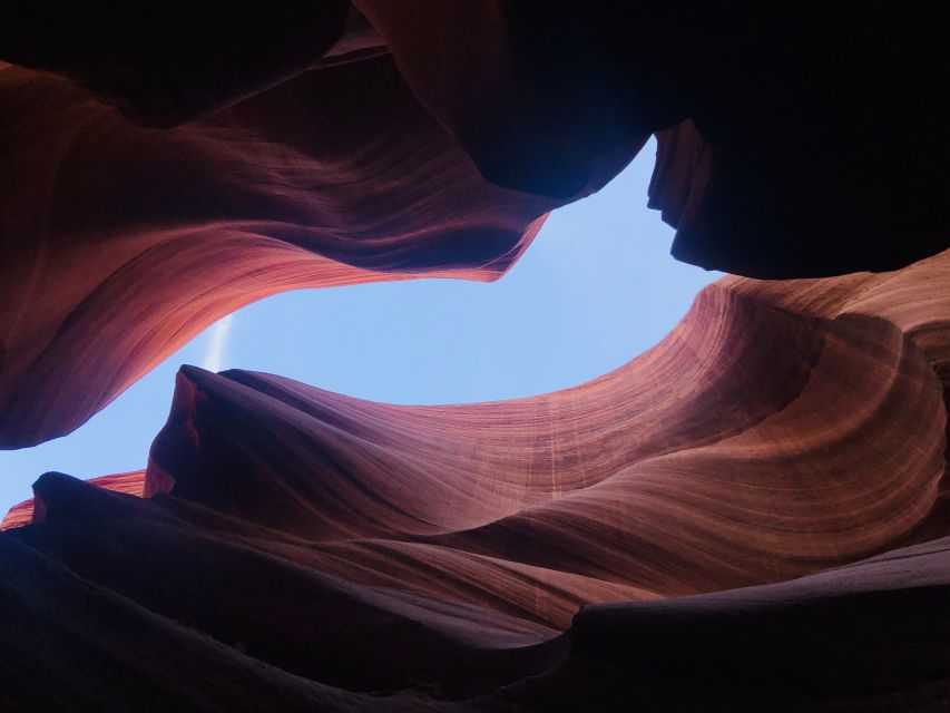 Page: Lower Antelope Canyon Tour with Trained Navajo Guide - Safety in the Slot Canyon: Ladders, Handrails, and Escape Ropes