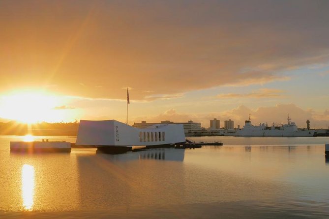 Pearl Harbor Arizona Memorial - Honolulu Tour - Submarine Access - Punchbowl National Cemetery of the Pacific: A Quiet Driving Tour with Real Weight