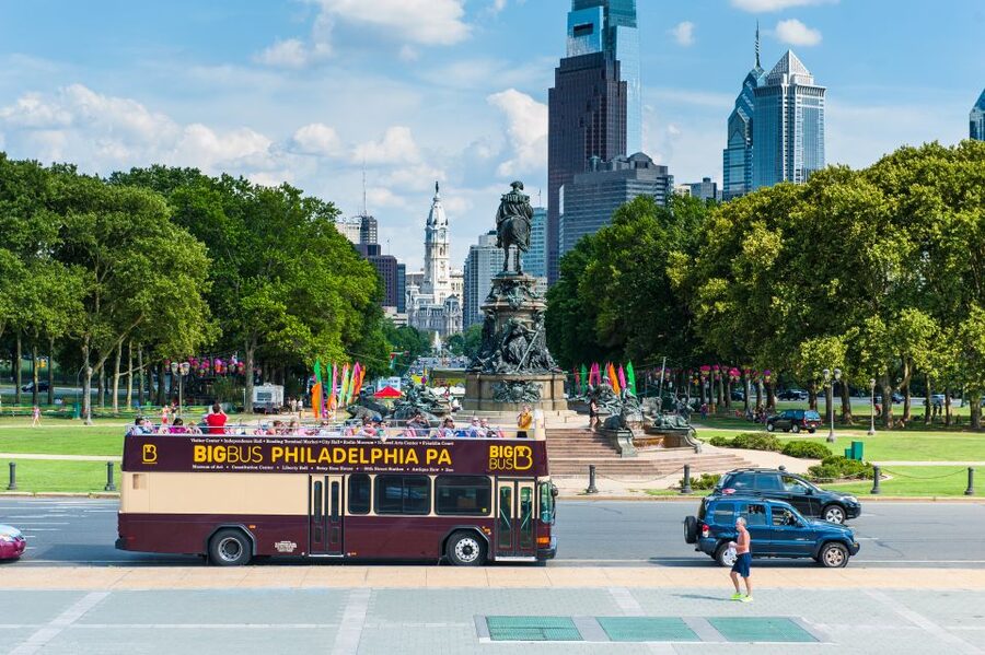 Philadelphia: Double-Decker Sightseeing Bus Tour - City Hall to Love Park: Classic Philly Photos, Fast Transfers