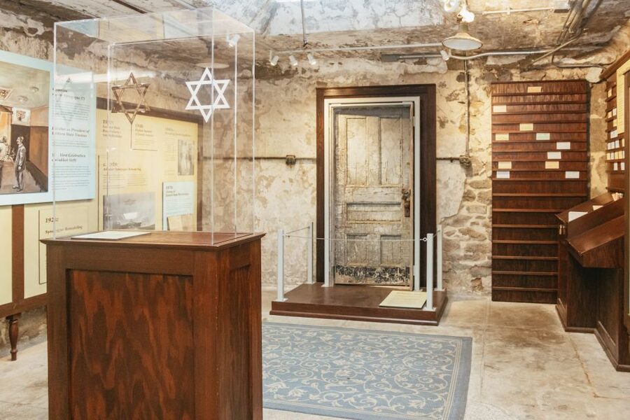 Philadelphia: Eastern State Penitentiary Admission - Al Capone’s lavish cell, and why it’s more than a celebrity stop