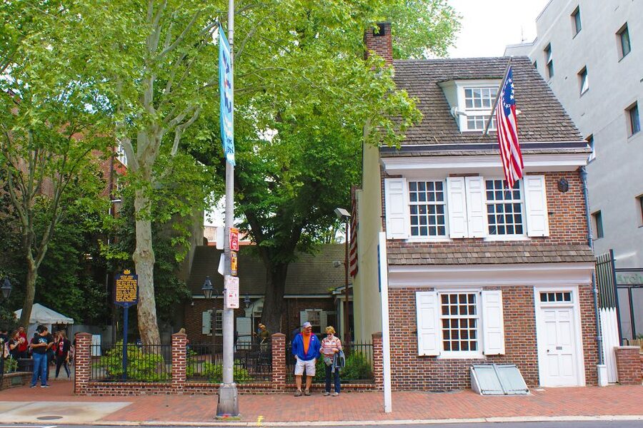 Philadelphia: History, Highlights & Revolution Walking Tour - Why this 150-minute walking tour hits the right notes