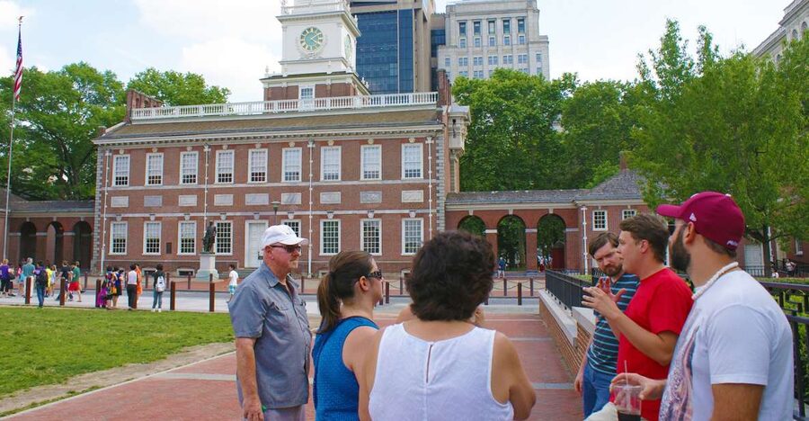 Philadelphia: History, Highlights & Revolution Walking Tour - Independence Hall and Congress Hall: where declarations became institutions