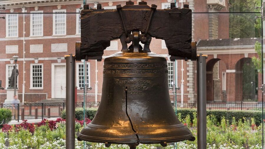 Philadelphia: Revolution and The Founders History Tour - Liberty Bell and Independence Area: What You Learn on the Sidewalk