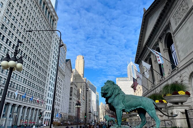 Private Art Institute of Chicago Skip-the-Line Guided Tour - What Makes the Guides Here So Effective