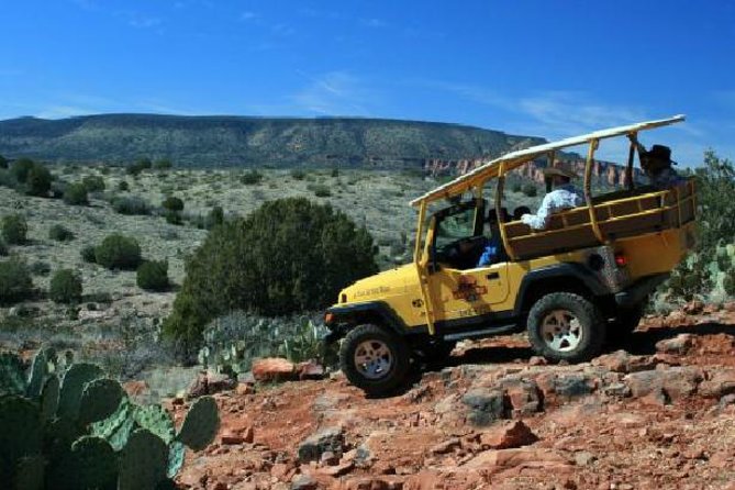 PRIVATE Sedona Jeep Tour 2-hour Lil' Rattler Off-Road - Private Jeep Comfort: Up to 6, Dogs Allowed, Kids from Age 3