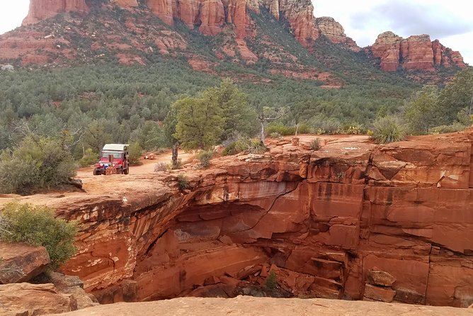 PRIVATE Sedona Jeep Tour 7 Sacred Pools - Soldier's Pass Trail - Stepping out at landmarks on the way to the pools