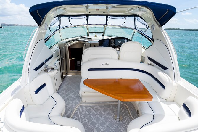 Private tour for 12 people on a 40 ft Yacht, Ft Lauderdale bay - Price and what you should double-check before you pay