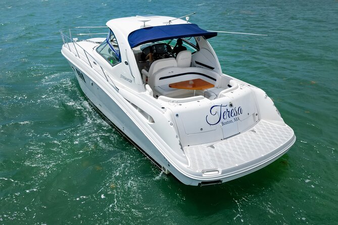 Private tour for 12 people on a 40 ft Yacht, Ft Lauderdale bay - Choosing 2, 4, or 6 hours, and how it changes your day