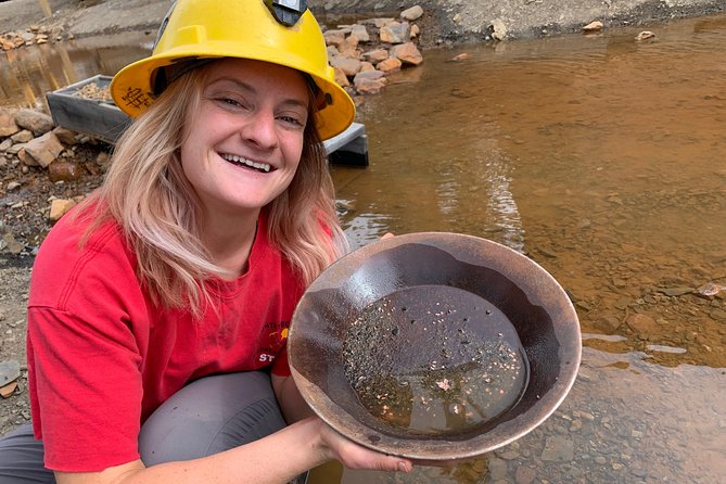 Real Gold Mine Tour with, gold panning and more - What to wear and bring for this cold, damp mine day