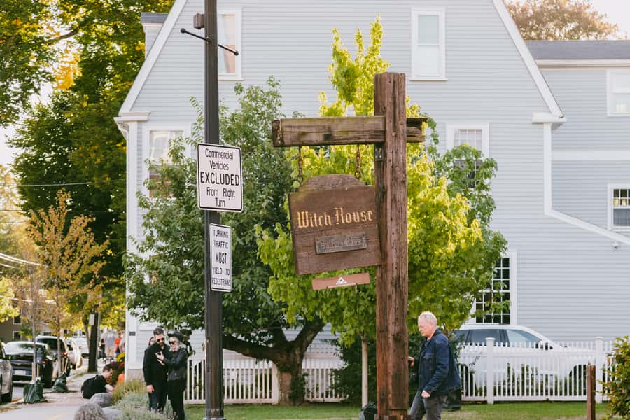 Salem: 1692 Witchcraft Trials Walk - Jails, Court House, and Homes Linked to Judges and Accused