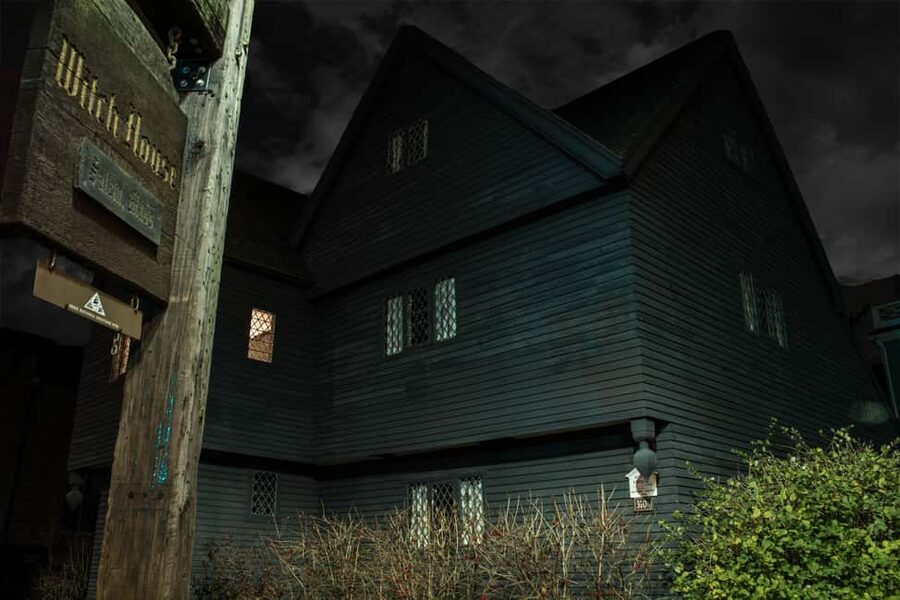 Salem: Boos and Brews Haunted Pub Crawl - Why this Salem haunted pub crawl feels more fun than a regular tour