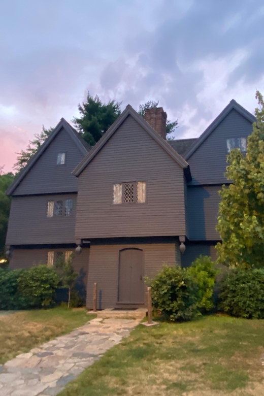 Salem, MA: History and Hauntings Guided Walking Tour - Who this Salem history and hauntings walk is best for