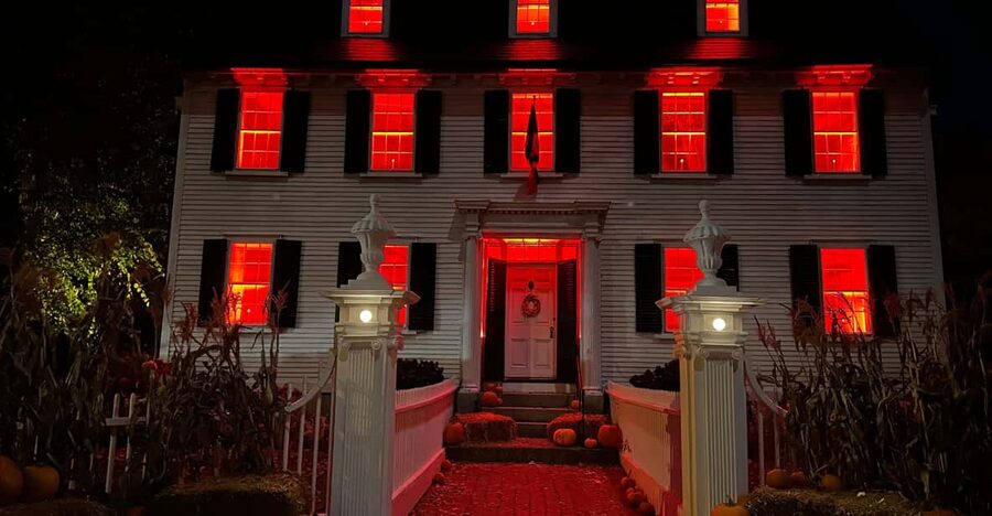 Salem, MA: Hocus Pocus Movie Guided Walking Tour - The Witch City payoff: Pioneer Village and where Binx and Emily lived