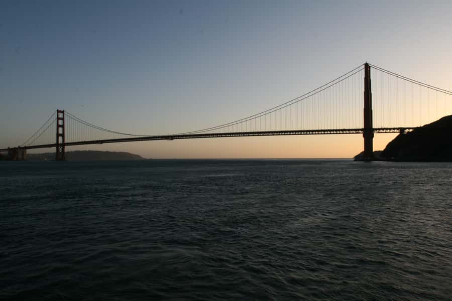 San Francisco: California Sunset Cruise (2-hours) - Under the Bridge and Back for City Lights Photography