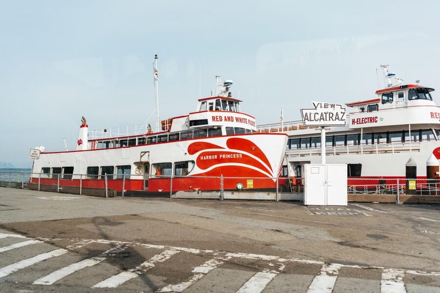 San Francisco: Movie Filming Locations Bus Tour - Getting There at Pier 43 1/2 Without Stress