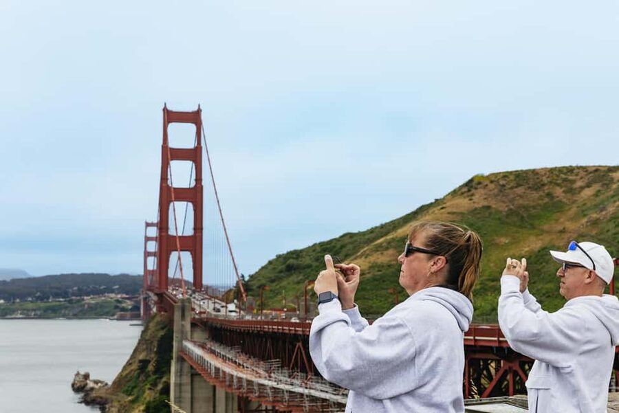San Francisco: Muir Woods & Sausalito Tour with Ferry Option - Muir Woods 90 minutes: why the park slot still works