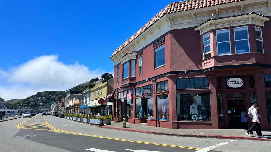 San Francisco: Muir Woods & Sausalito Tour with Ferry Option - Floating homes: the distinctive sight people remember