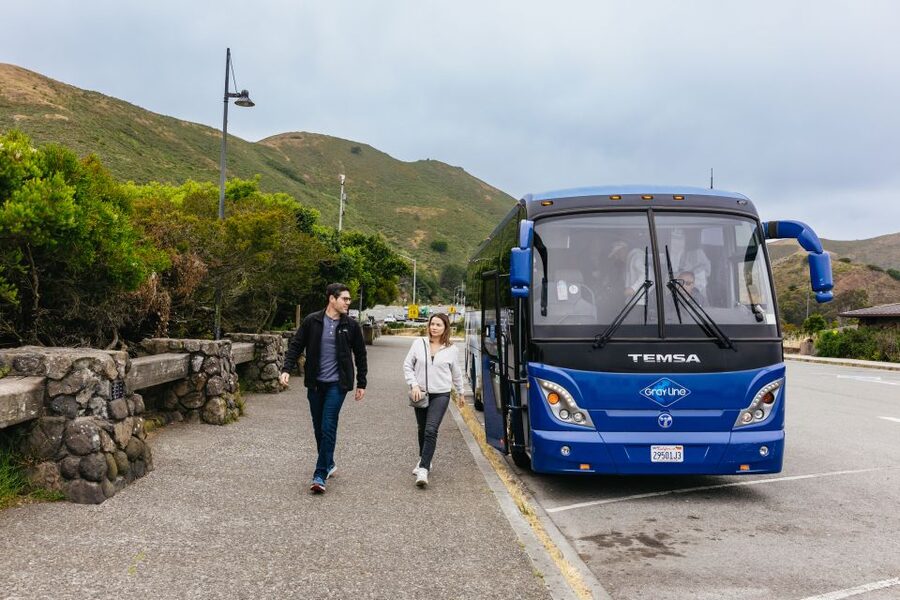 San Francisco: Muir Woods & Sausalito Tour with Ferry Option - Getting there by luxury bus, and why the guide matters