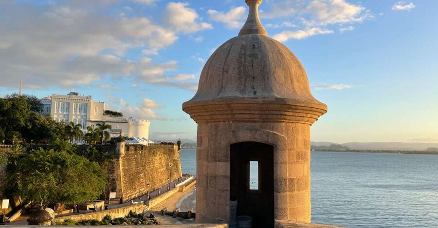 San Juan: Old Town Sunset Walking Tour - Plaza de la Barandilla and Plaza de Armas: where the city explains itself