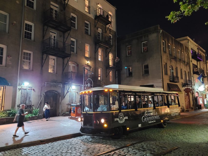 Savannah: Ghosts and Gravestones Tour with Low House Entry - Key things that make this Ghosts and Gravestones tour fun