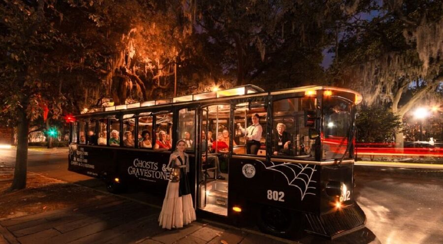 Savannah: Ghosts and Gravestones Tour with Low House Entry - Other major Savannah stops you hear about from the trolley