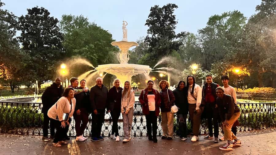 Savannah: Ghosts, Asylums, Voodoo, and Horror Walking Tour - Savannah Historic District Walk, Where the Dead Linger Close