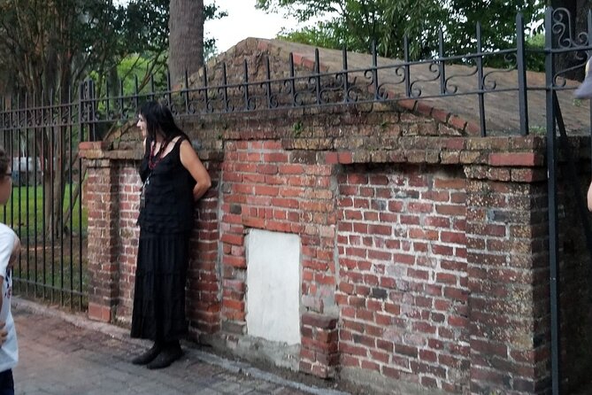 Savannah Haunted Pub Crawl Walking Tour - The Marshall House: Civil War Hospital Halls After Dark