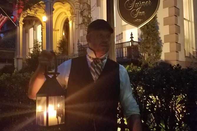 Savannah History and Haunts Candlelit Ghost Walking Tour - Who should book this Savannah history and haunts walk