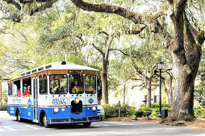 Savannah Land & Sea Combo: City Sightseeing Trolley Tour with Riverboat Cruise - The trolley loop: squares, moss, and the John Berendt vibe