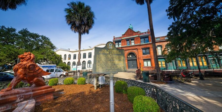 Savannah: Old Town Hop-On Hop-Off Trolley Tour - Should you book the Savannah Old Town Hop-On Hop-Off Trolley?