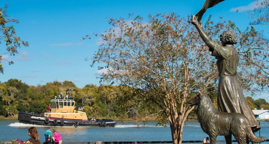 Savannah: Old Town Hop-On Hop-Off Trolley Tour - Stop by stop: building your perfect route from 301 MLK Blvd to Bull Street