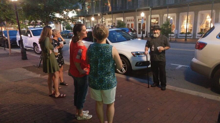 Savannah: Pub Crawl and Ghost Tour - The 90-minute haunted walk through Savannah’s Historic District